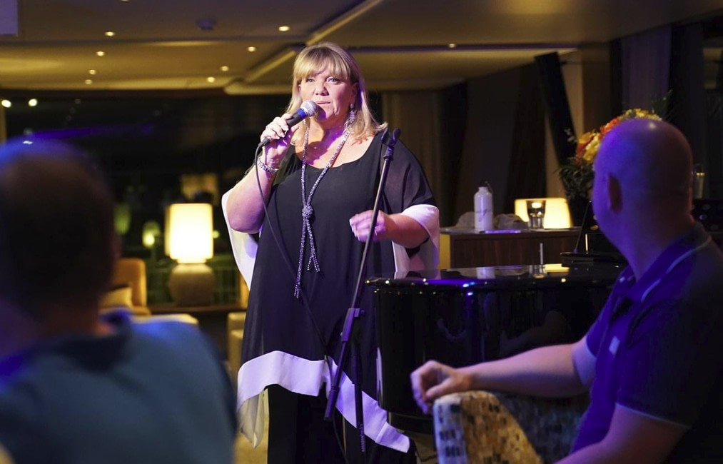 Entertainer Alison J