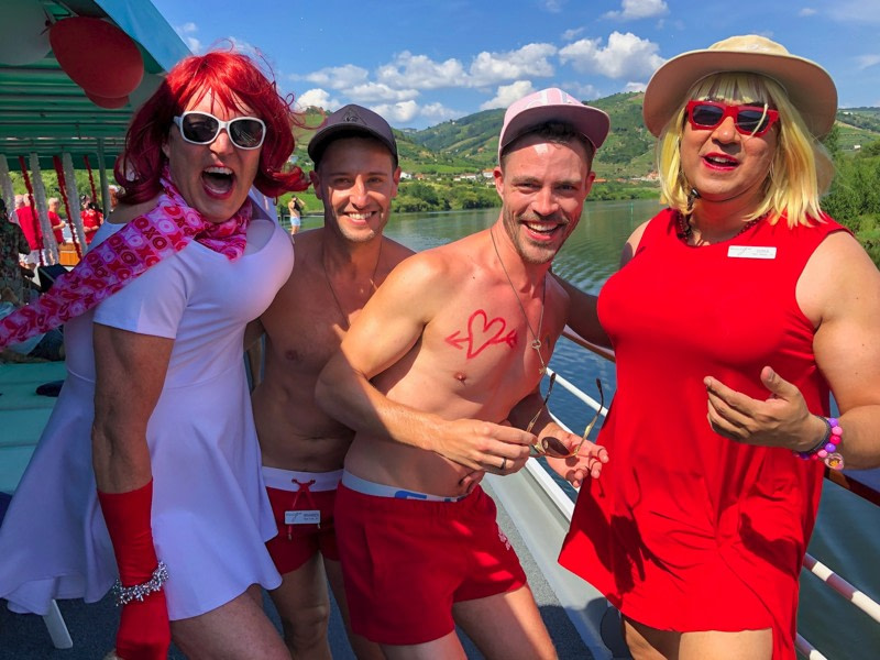 Fun Red T-dance