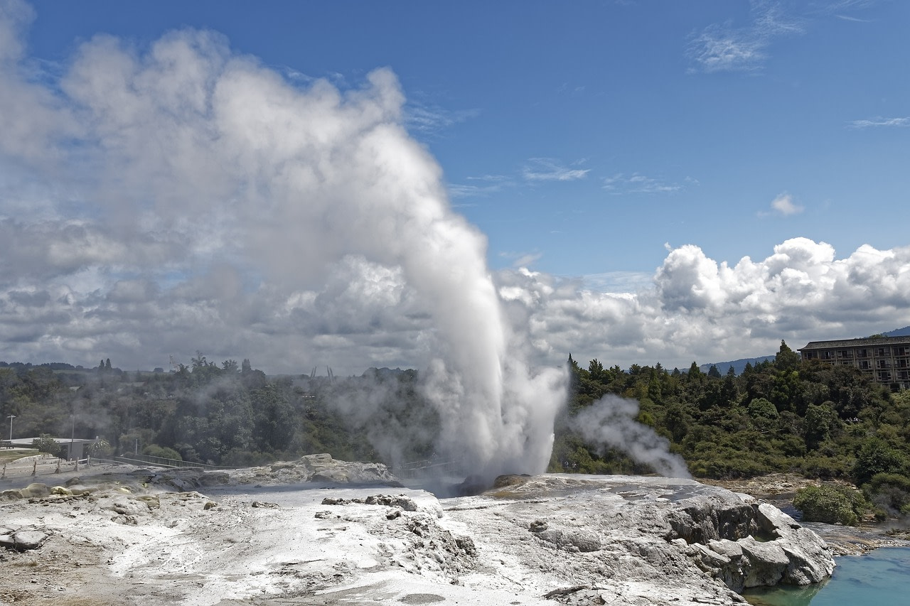 new-zealand-geyser